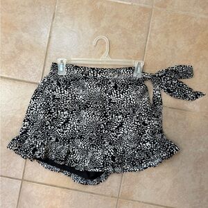 DO+BE Black & White Printed Tie-Waist Skort